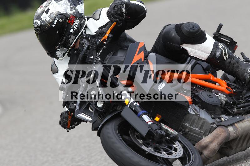 Archiv-2025/10 23.04.2025 Cornu Master School ADR/rot-rouge/38